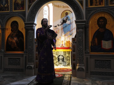 Служители Новофедоровского монастыря совершат литургию 