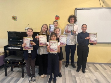 Воспитанники ДШИ Новофедоровского приняли участие во внутреннем музыкальном конкурсе