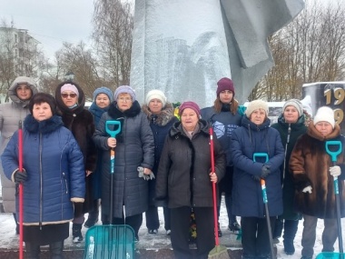Мемориально-патронатная акция прошла у памятника в Новофедоровском