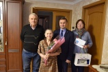 Жительницу поселка Рассудово Новофедоровского поздравили с юбилеем