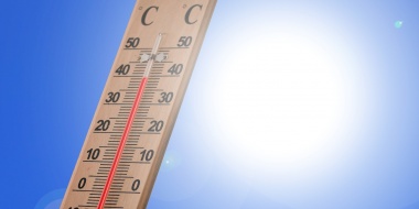 Синоптики объявили «оранжевый» уровень погодной опасности в столице из-за жары